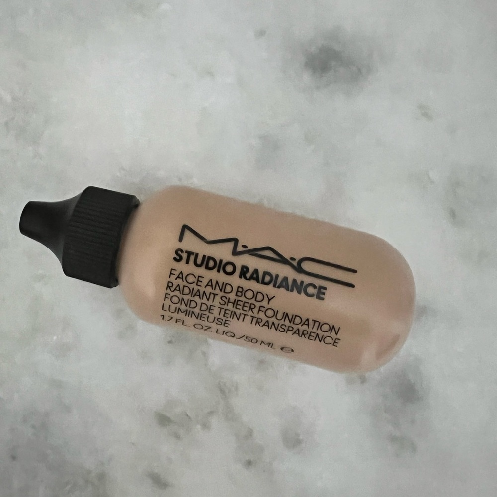 Mac face and body foundation